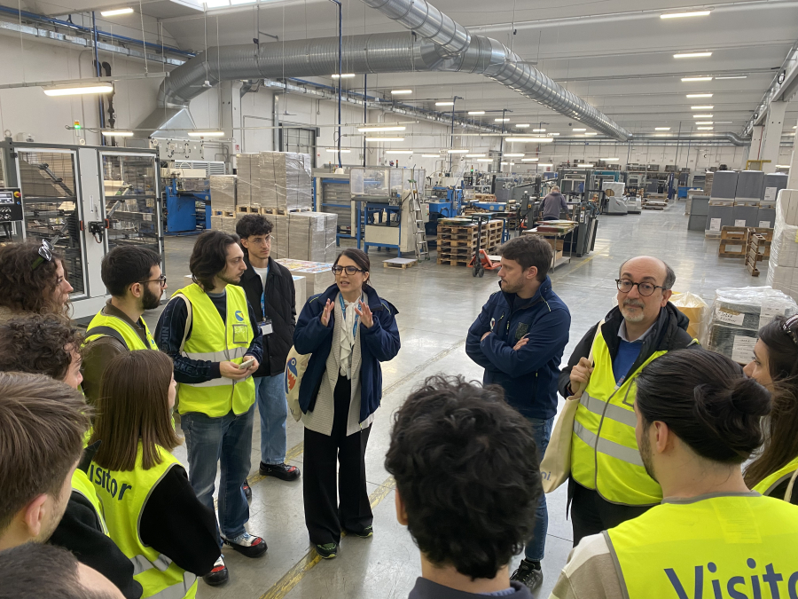 VIAGGIO STUDIO - Studenti della laurea magistrale in "Design per l'Innovazione e la Cultura Digitale" in visita all'azienda Clementoni